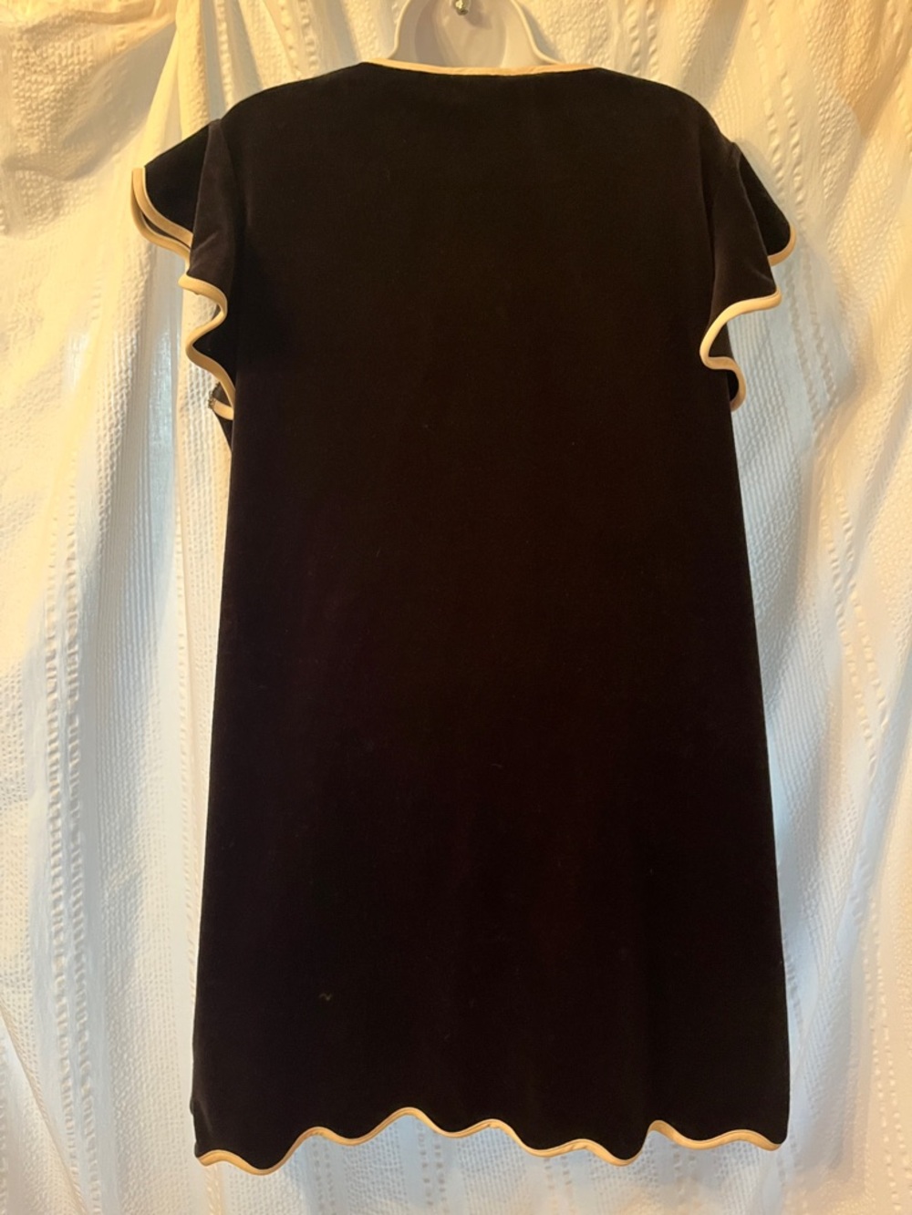SSYS Black Get Ready Velour Robe with White Trim and hold zipper. Size medium - Picture 7 of 10
